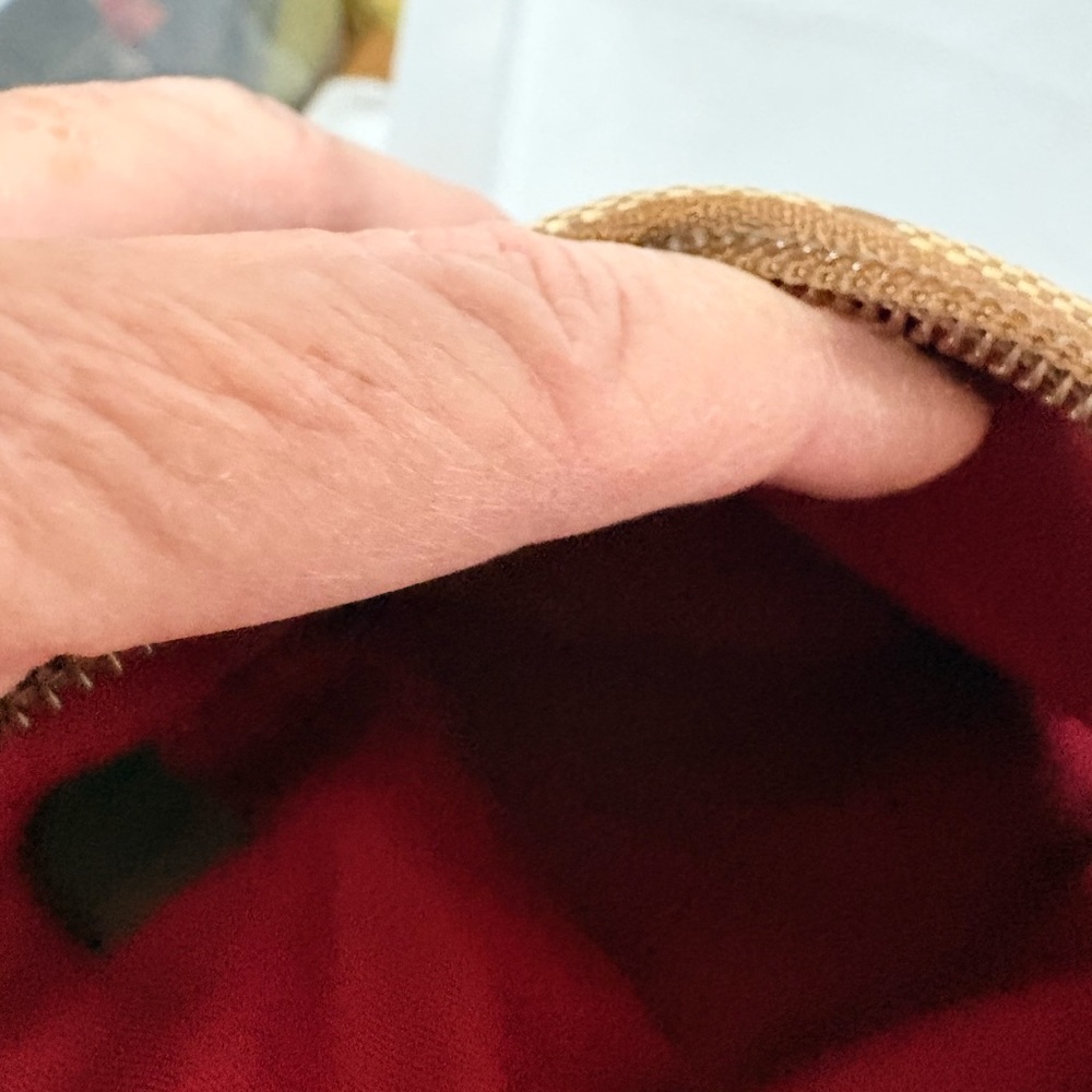 Stylish Red and Tan Crossbody Bag - Picture 5 of 7